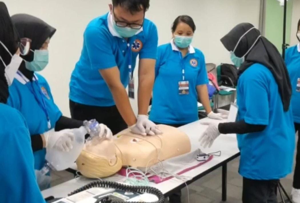 PERAWAT TRAUMA DAN JANTUNG TINGKAT DASAR
